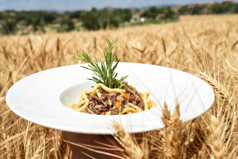 pranzo a base di carne di bisonte