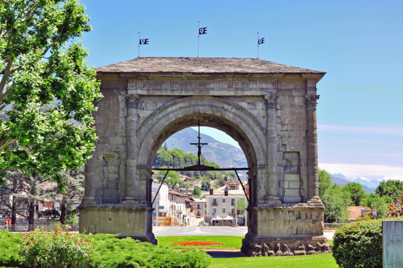 L'Arco di Augusto, il monumento d'epoca romana simbolo di Aosta